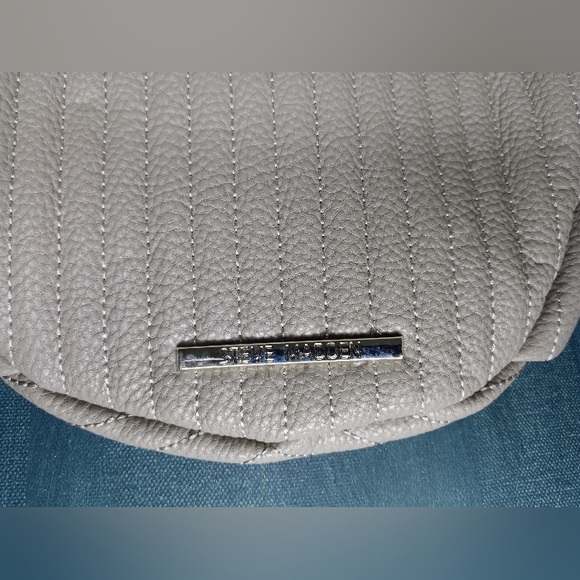 Steve Madden EUC Handbag Waist Bag Fanny Pack Pre Owned - Picture 6 of 10